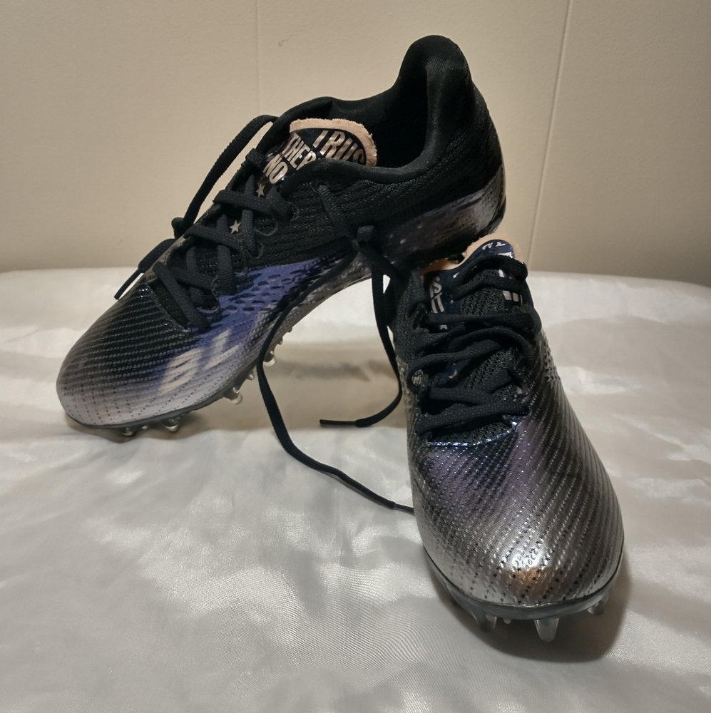 NWOB Under Armour Blur Smoke MC (3025123-002) Football/Lacrosse Cleats - Size 9